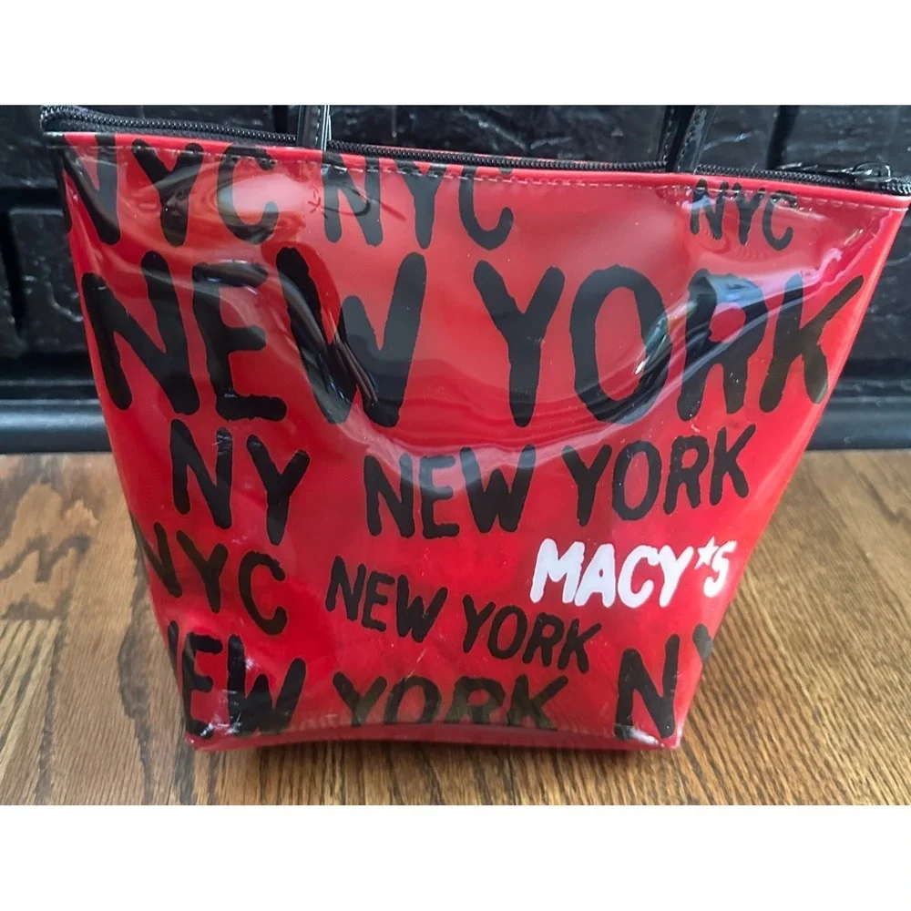 Macy's New York City Souvenir Tote Bag Red Vinyl Y2K Herald Square Small Zip Bag
